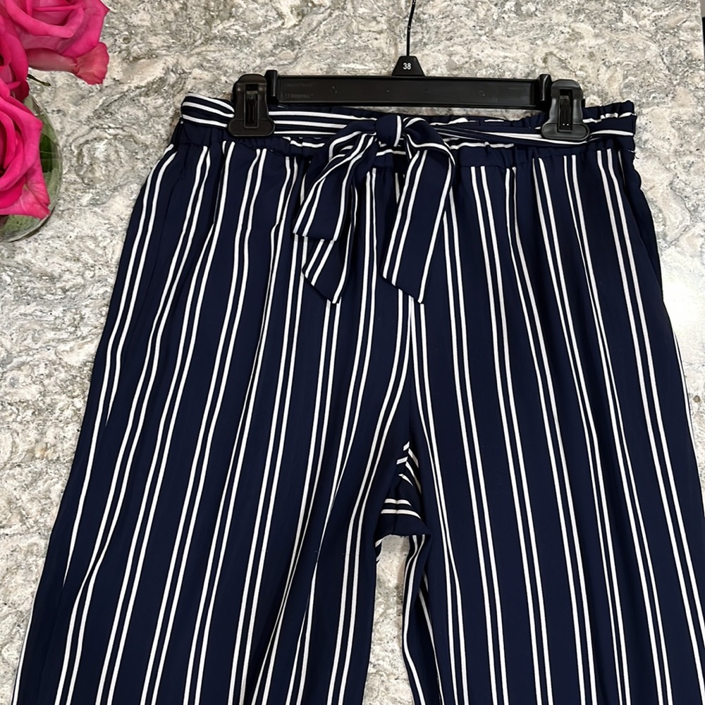 Michael Kors navy white pin stripe pants with bow size M
